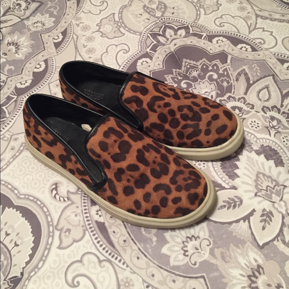 Slip-on sneakers